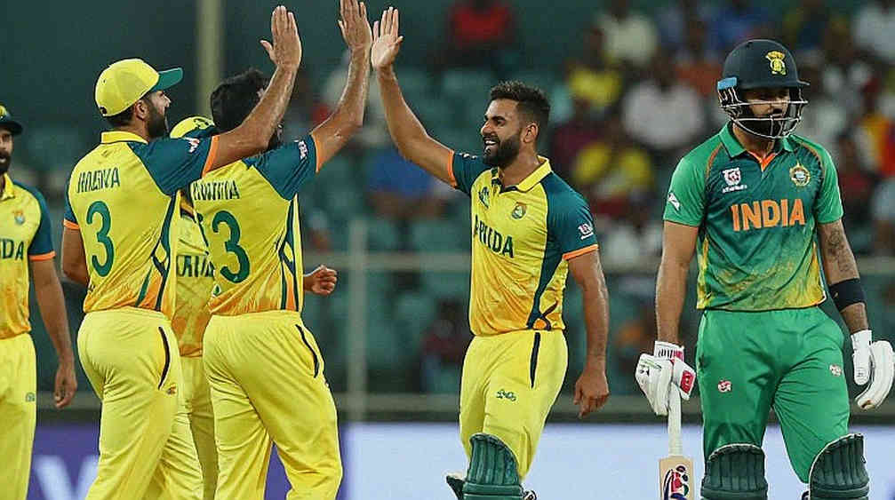 রাওয়ালপিন্ডির প্রথম সকাল: যে টেপে রিজওয়ান নেই, সেই টেপেই শাহিনের নতুন স্বর