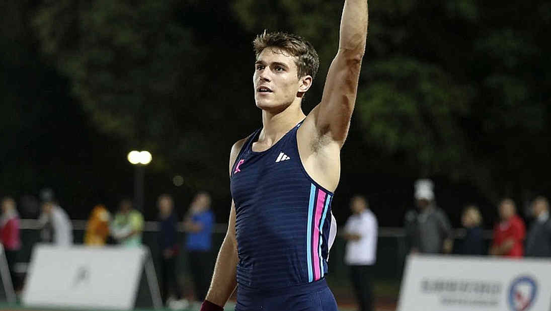 ৯.৯১ সেকেন্ডের খাতা: নাগোয়ার যে রেকর্ড এখনো বাতাসের সাক্ষর চায়